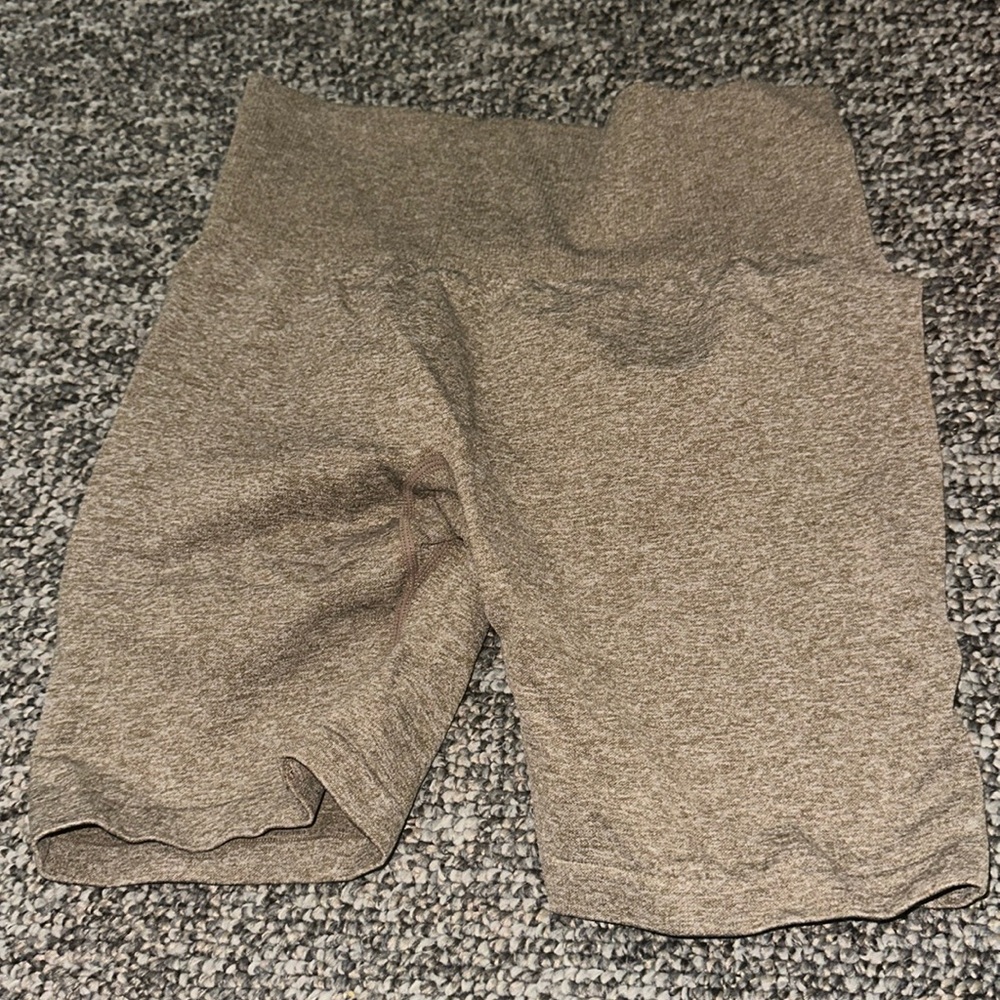 NVGTN Scrunch Shorts Brown